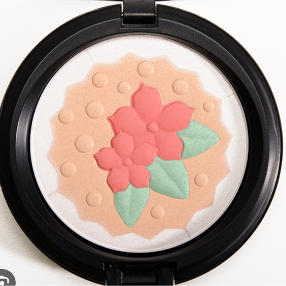 💕🌙Mac In For A Treat Pearlmatte Face Powder - Picture 5 of 9